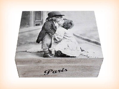Dřevěná truhlička (šperkovnice) - Paris amour