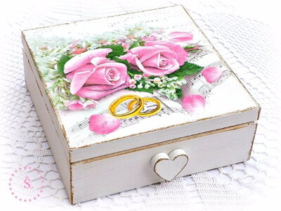 Dřevěná truhlička (šperkovnice) - růže a prstýnky