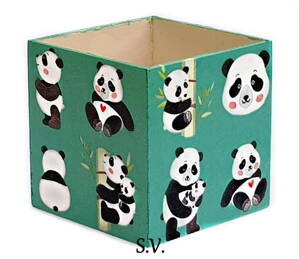 Dřevěný stojánek - čtverec - pandy